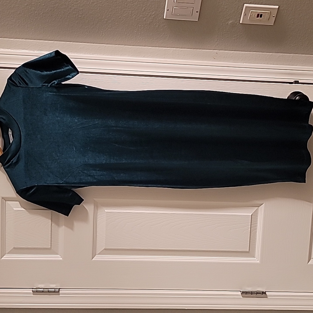 Zara Women's Velvet Green midi dress size Medium